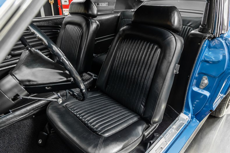 Ford-Mustang-1968-Acapulco-Blue-7