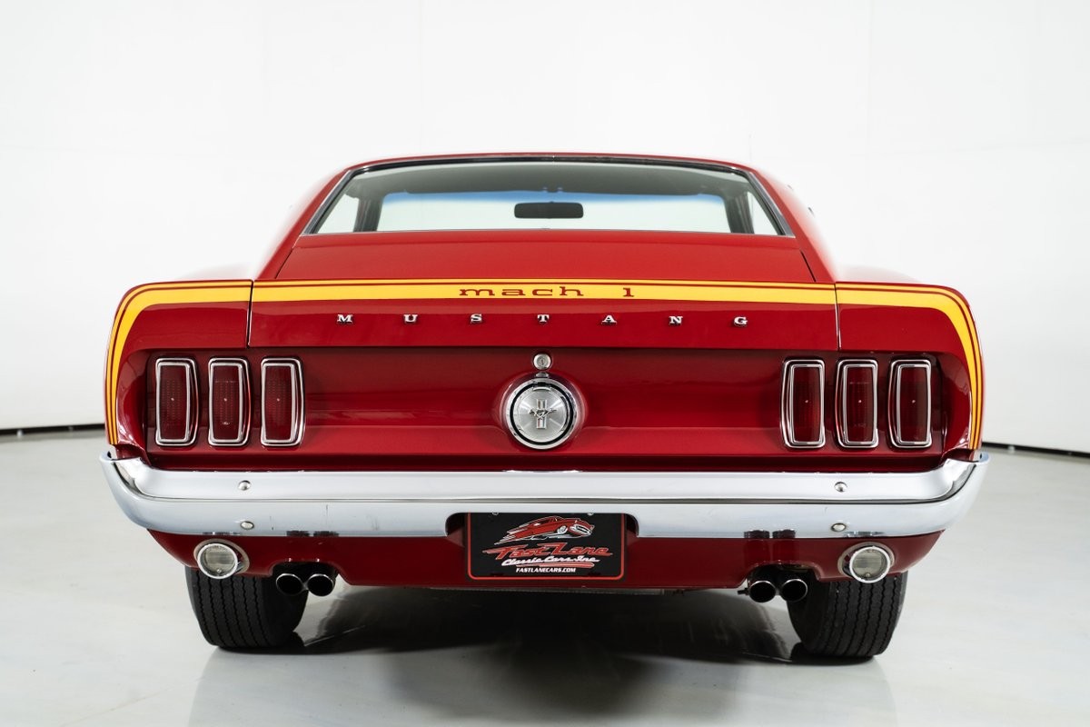 Ford-Mustang-1969-Fastback-10