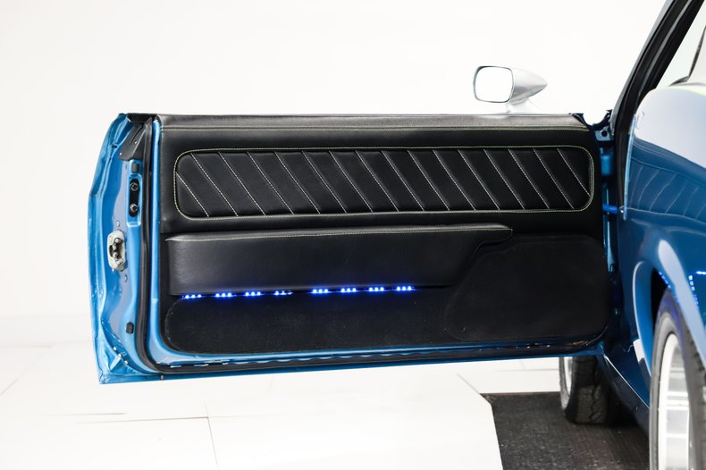 Ford-Mustang-1969-Silver-Black-38