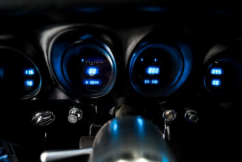 Ford-Mustang-1969-Silver-Black-4