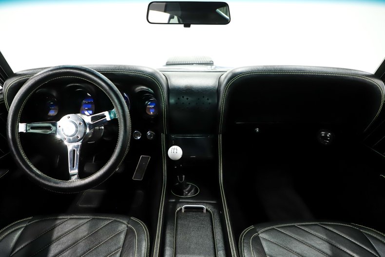 Ford-Mustang-1969-Silver-Black-44