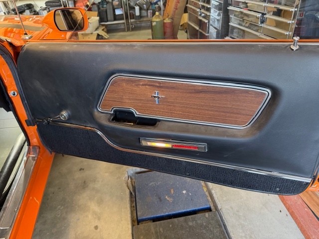 Ford-Mustang-1970-Fastback-2