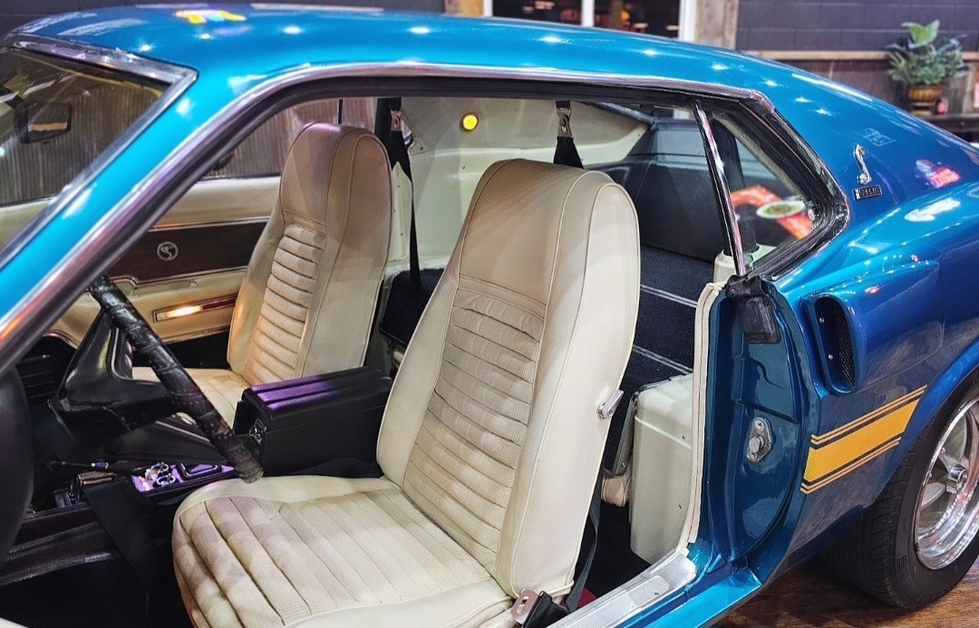 Ford-Mustang-1970-Fastback-8