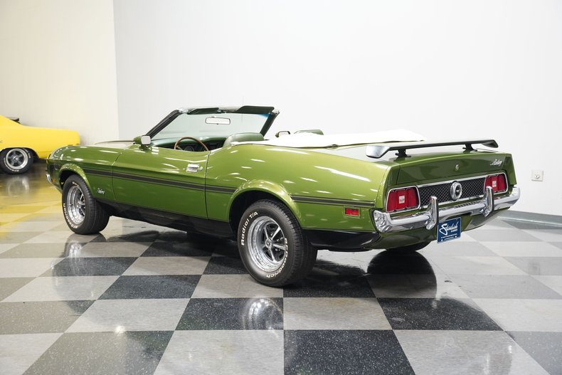 Ford-Mustang-1972-Ivy-Glow-Metallic-Green-1