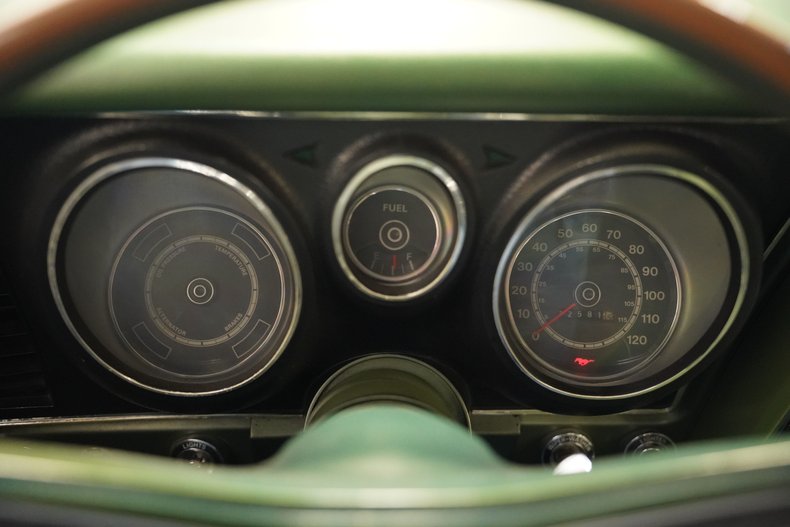 Ford-Mustang-1972-Ivy-Glow-Metallic-Green-3