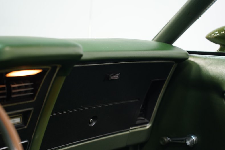 Ford-Mustang-1972-Ivy-Glow-Metallic-Green-4