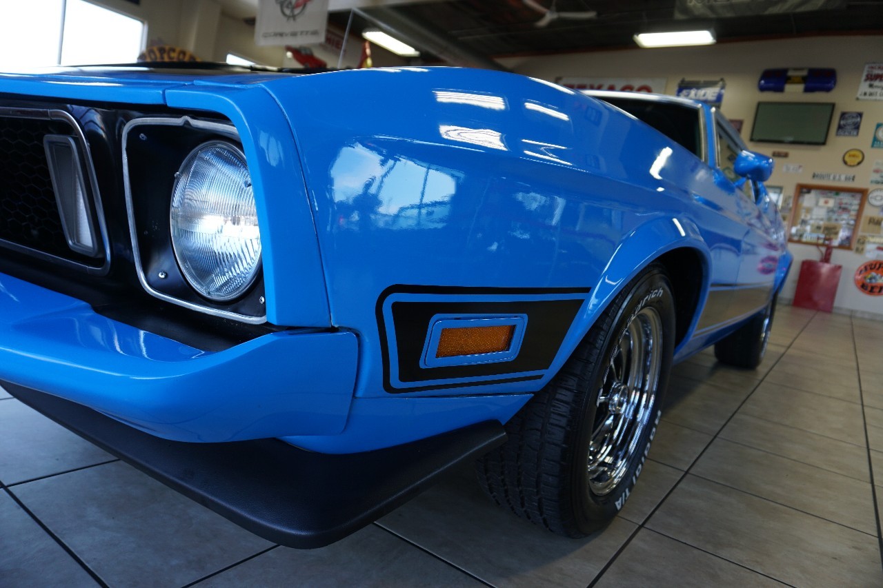 Ford-Mustang-1973-Classic-Car-14