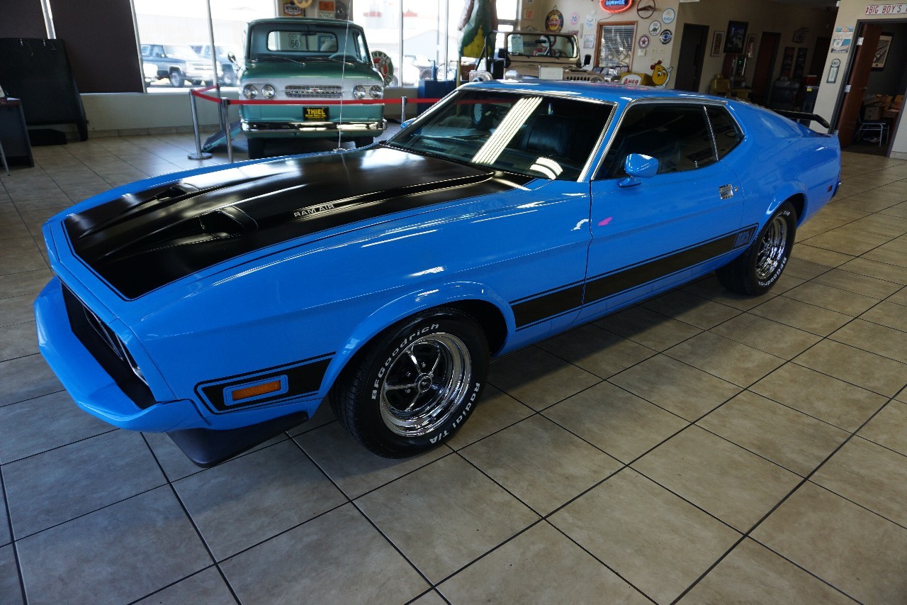 Ford-Mustang-1973-Classic-Car-2