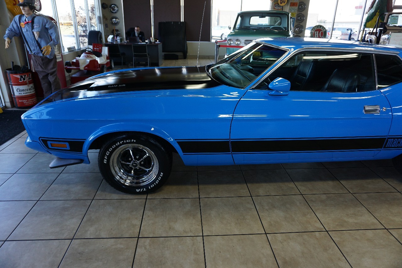 Ford-Mustang-1973-Classic-Car-38