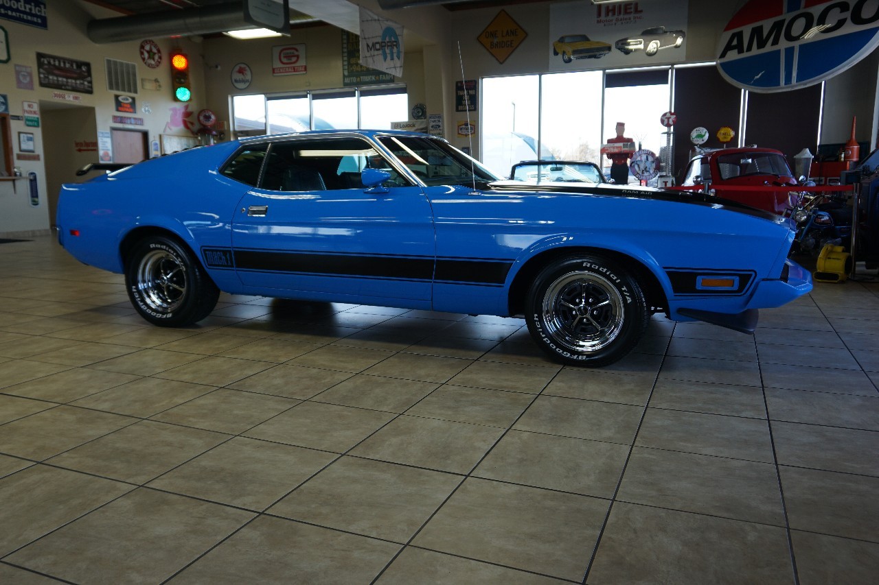 Ford-Mustang-1973-Classic-Car-9