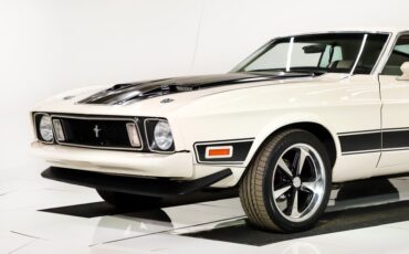Ford-Mustang-1973-White-White-19