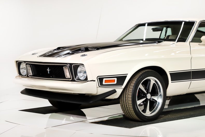 Ford-Mustang-1973-White-White-19