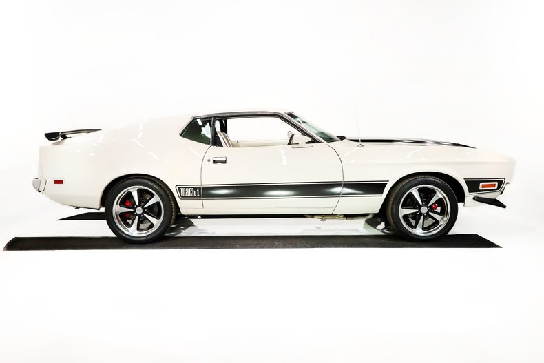 Ford-Mustang-1973-White-White-23