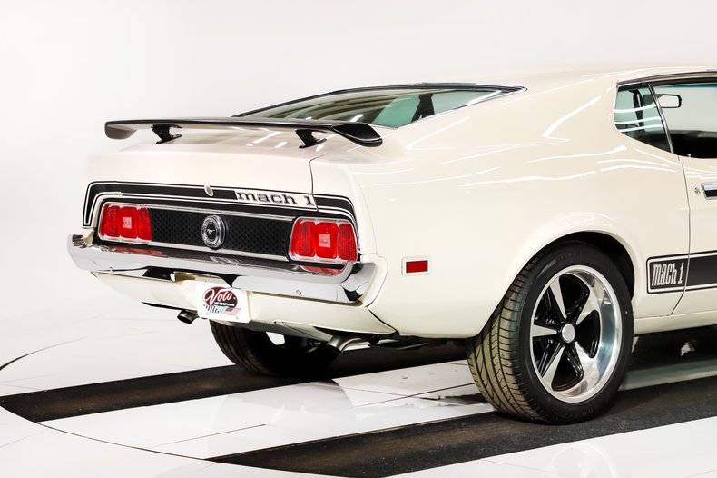 Ford-Mustang-1973-White-White-26
