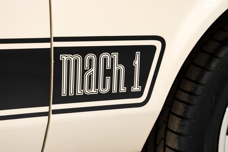 Ford-Mustang-1973-White-White-32