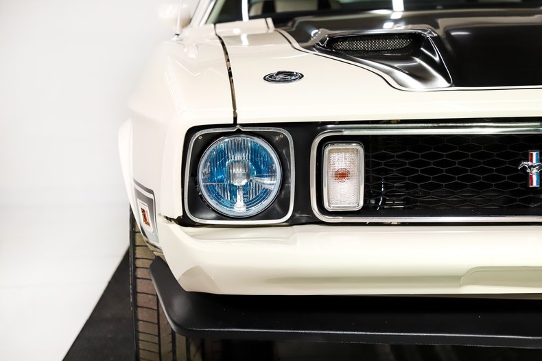 Ford-Mustang-1973-White-White-34