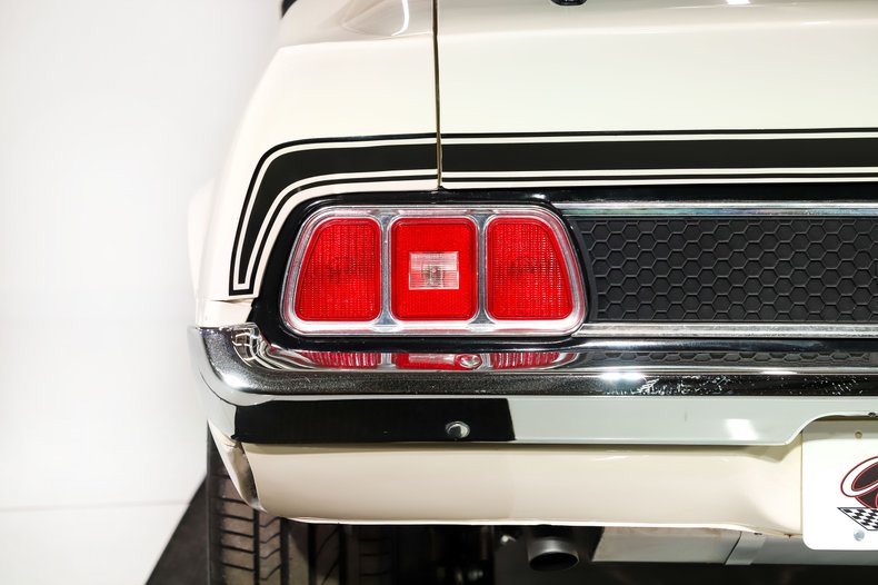 Ford-Mustang-1973-White-White-37
