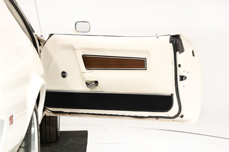 Ford-Mustang-1973-White-White-42