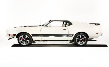 Ford-Mustang-1973-White-White-47