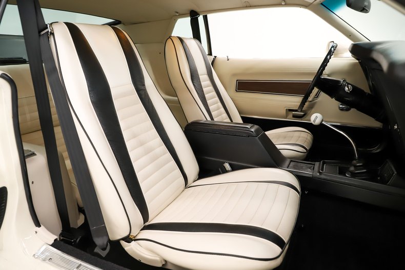 Ford-Mustang-1973-White-White-48