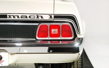 Ford-Mustang-1973-White-White-49