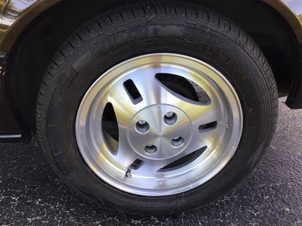 Ford-Mustang-1983-Brown-White-17