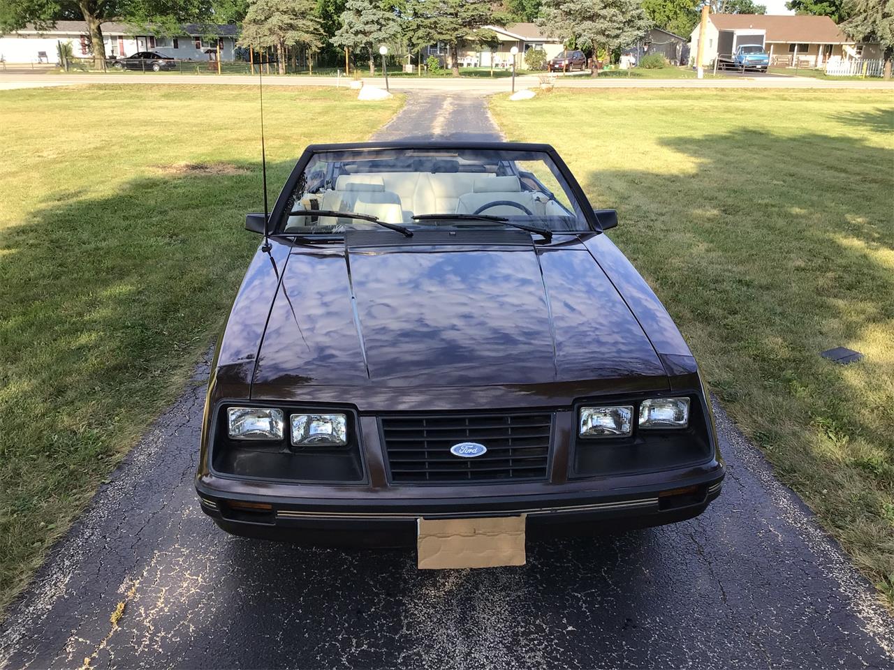 Ford-Mustang-1983-Brown-White-19
