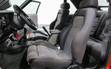 Ford-Mustang-1985-Hatchback-13