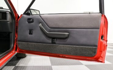 Ford-Mustang-1985-Hatchback-14