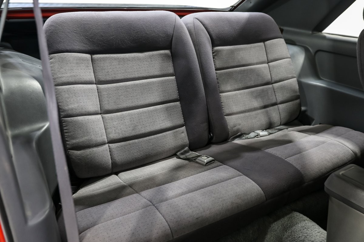 Ford-Mustang-1985-Hatchback-17