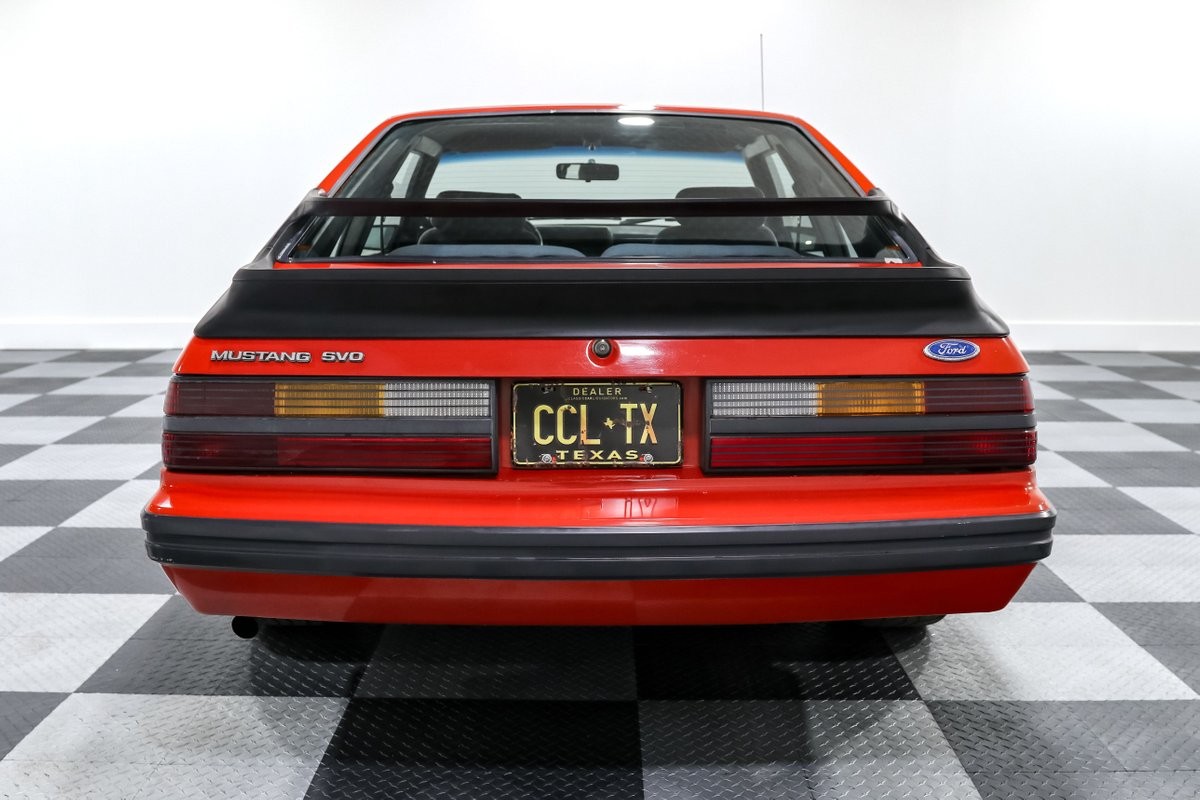 Ford-Mustang-1985-Hatchback-5