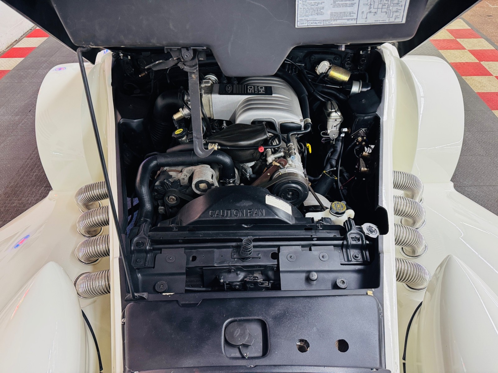 Ford-Mustang-1986-Sedan-19