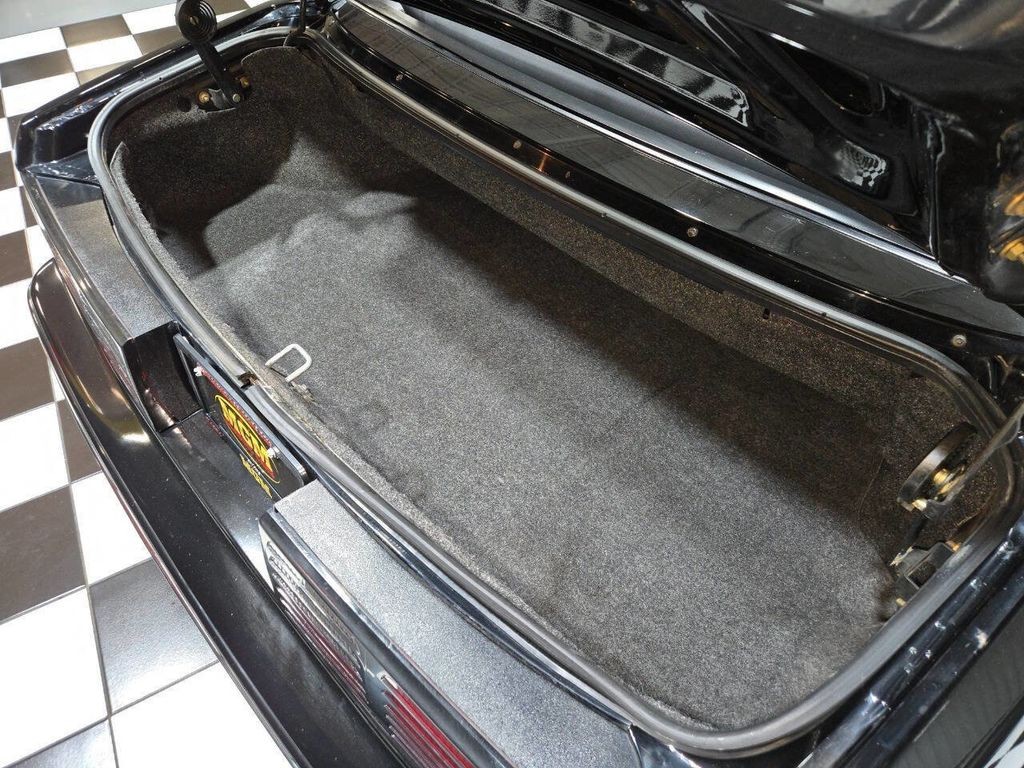 Ford-Mustang-1987-Convertible-11