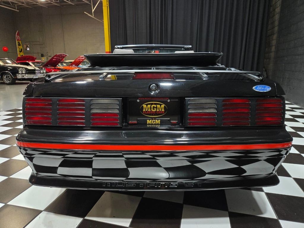 Ford-Mustang-1987-Convertible-5