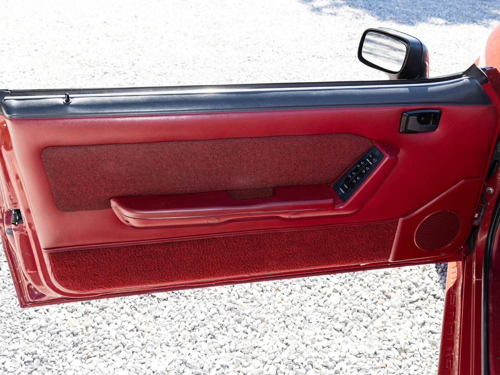 Ford-Mustang-1989-Convertible-15