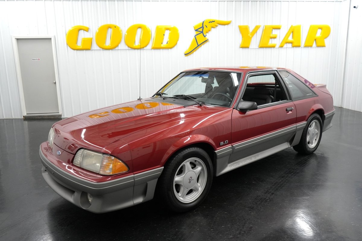 Ford-Mustang-1992-Hatchback-2