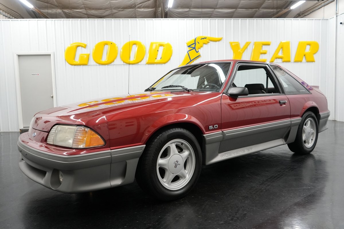 Ford-Mustang-1992-Hatchback-3