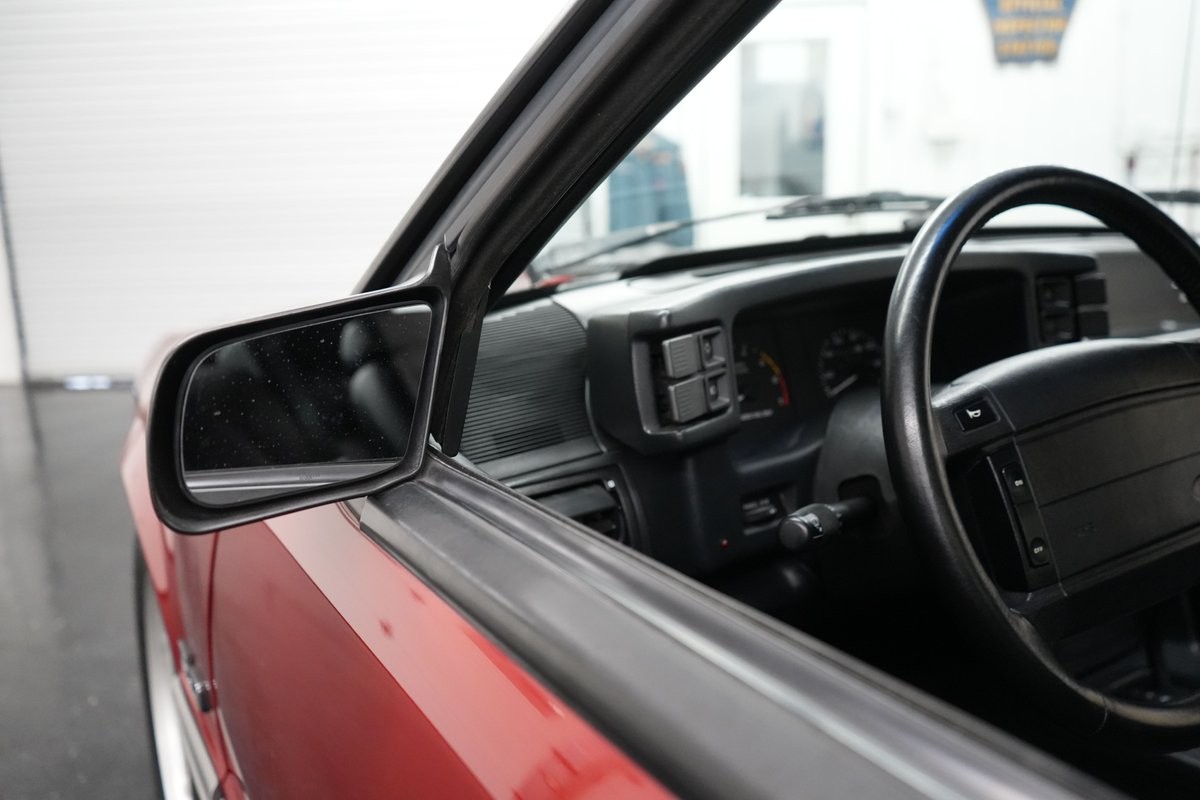 Ford-Mustang-1992-Hatchback-31