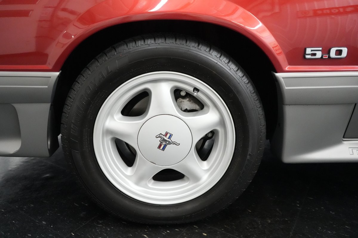 Ford-Mustang-1992-Hatchback-32