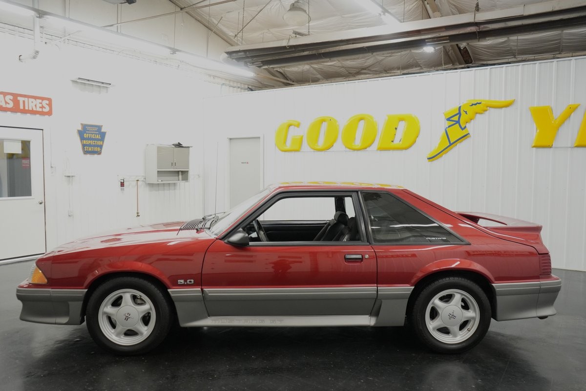 Ford-Mustang-1992-Hatchback-4