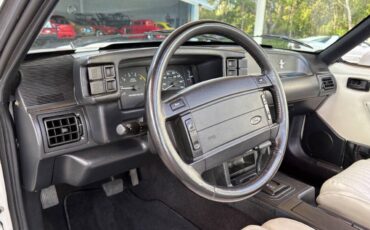 Ford-Mustang-1993-Convertible-24