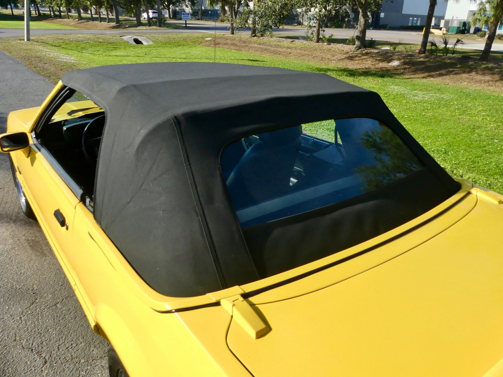 Ford-Mustang-1993-Convertible-4