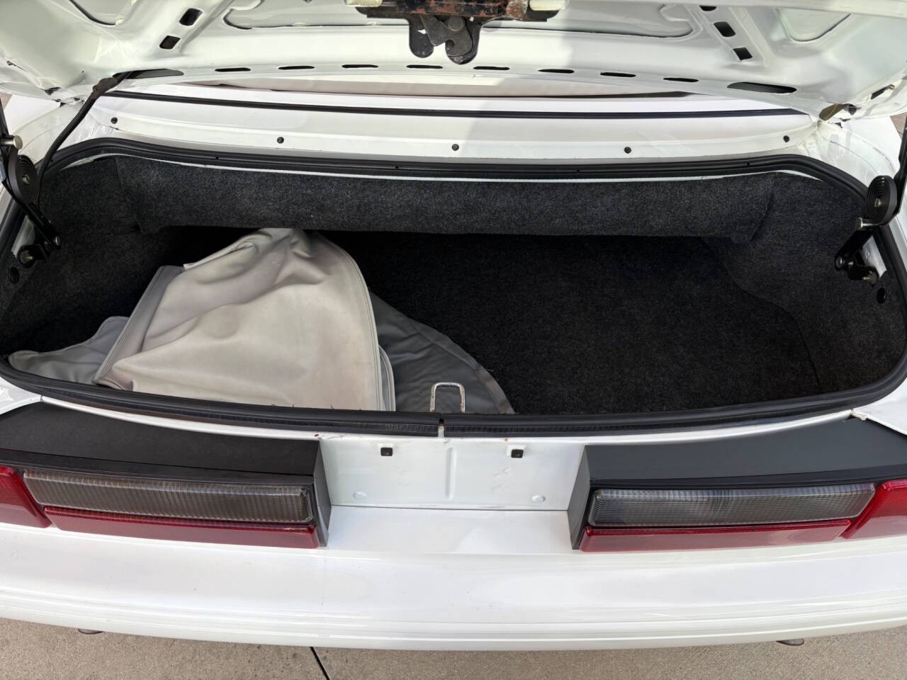 Ford-Mustang-1993-Convertible-8