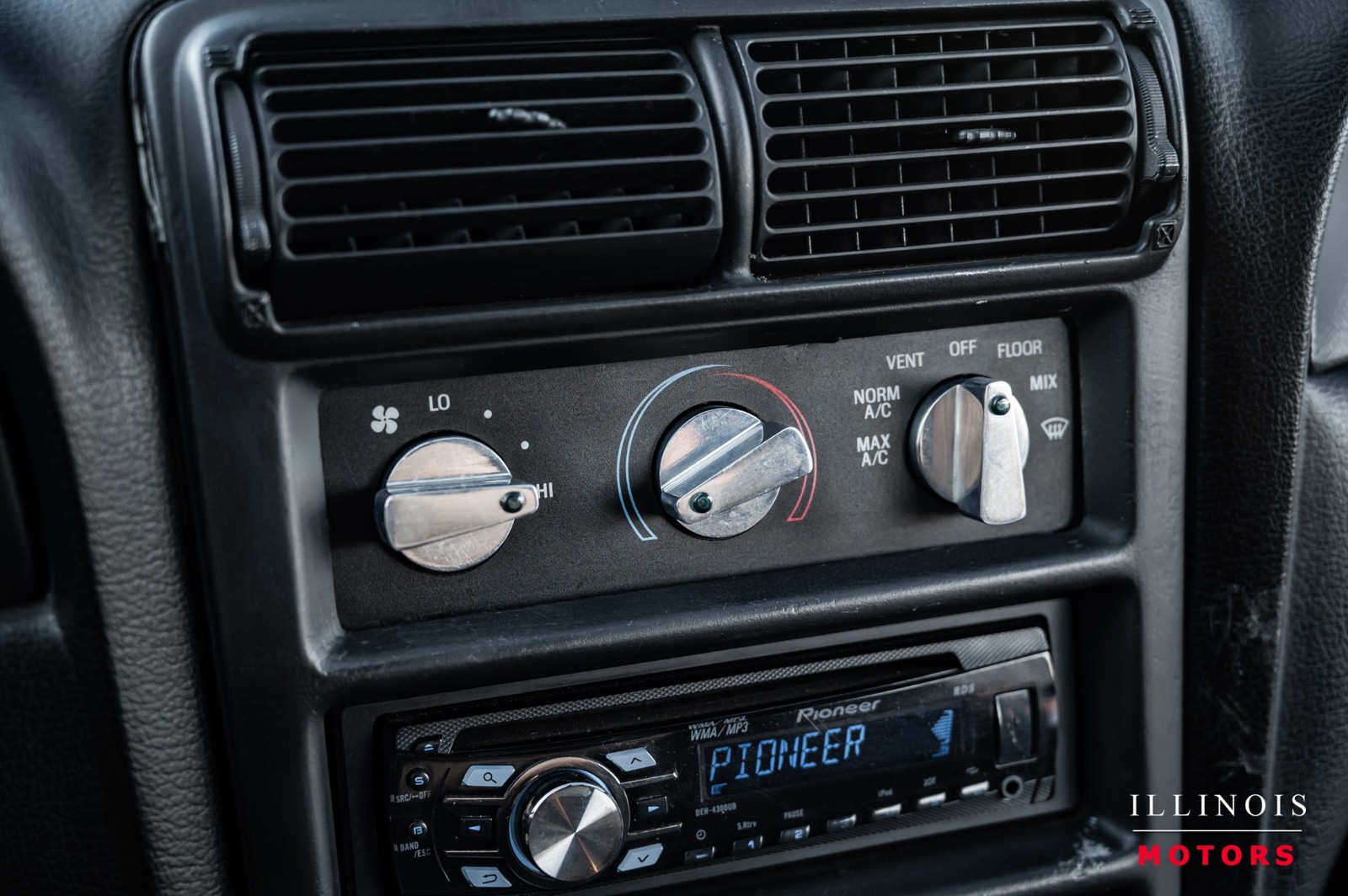 Ford-Mustang-1996-Coupe-28