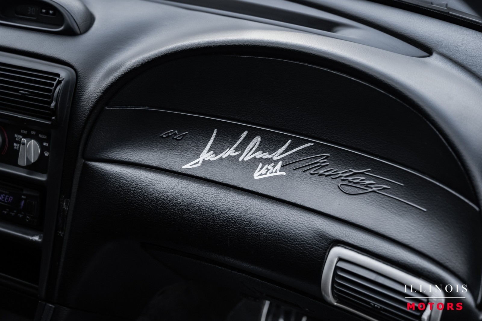 Ford-Mustang-1996-Coupe-38