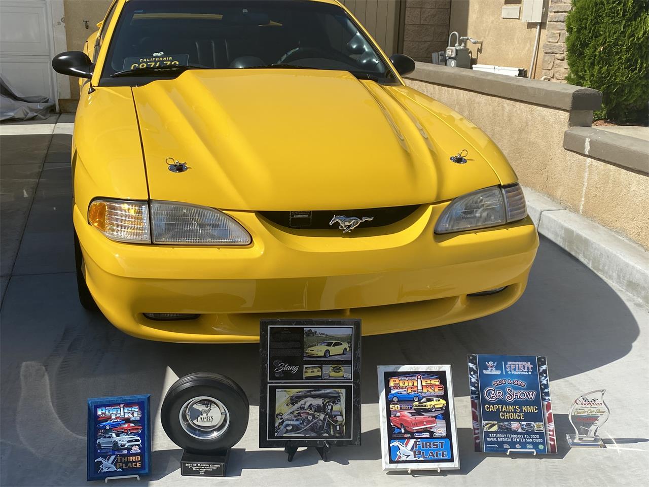 Ford-Mustang-gt-1994-Canary-Yellow-Black-2