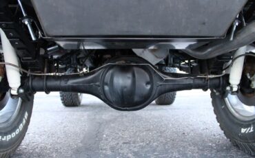 Ford-Other-1977-Gray-Black-16