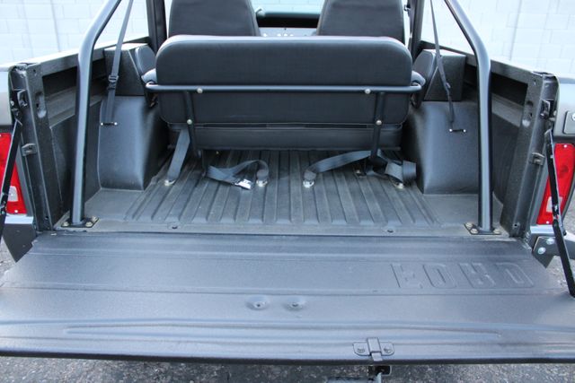 Ford-Other-1977-Gray-Black-47