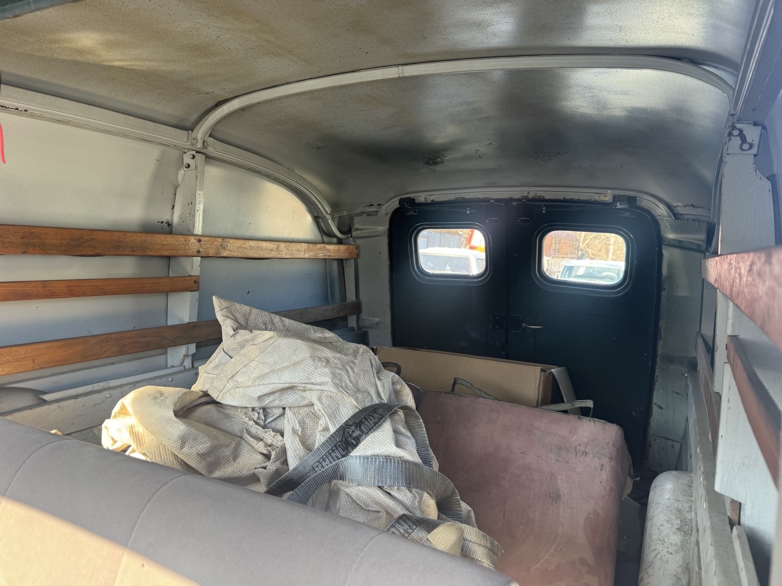 Ford-Panel-Delivery-1940-4