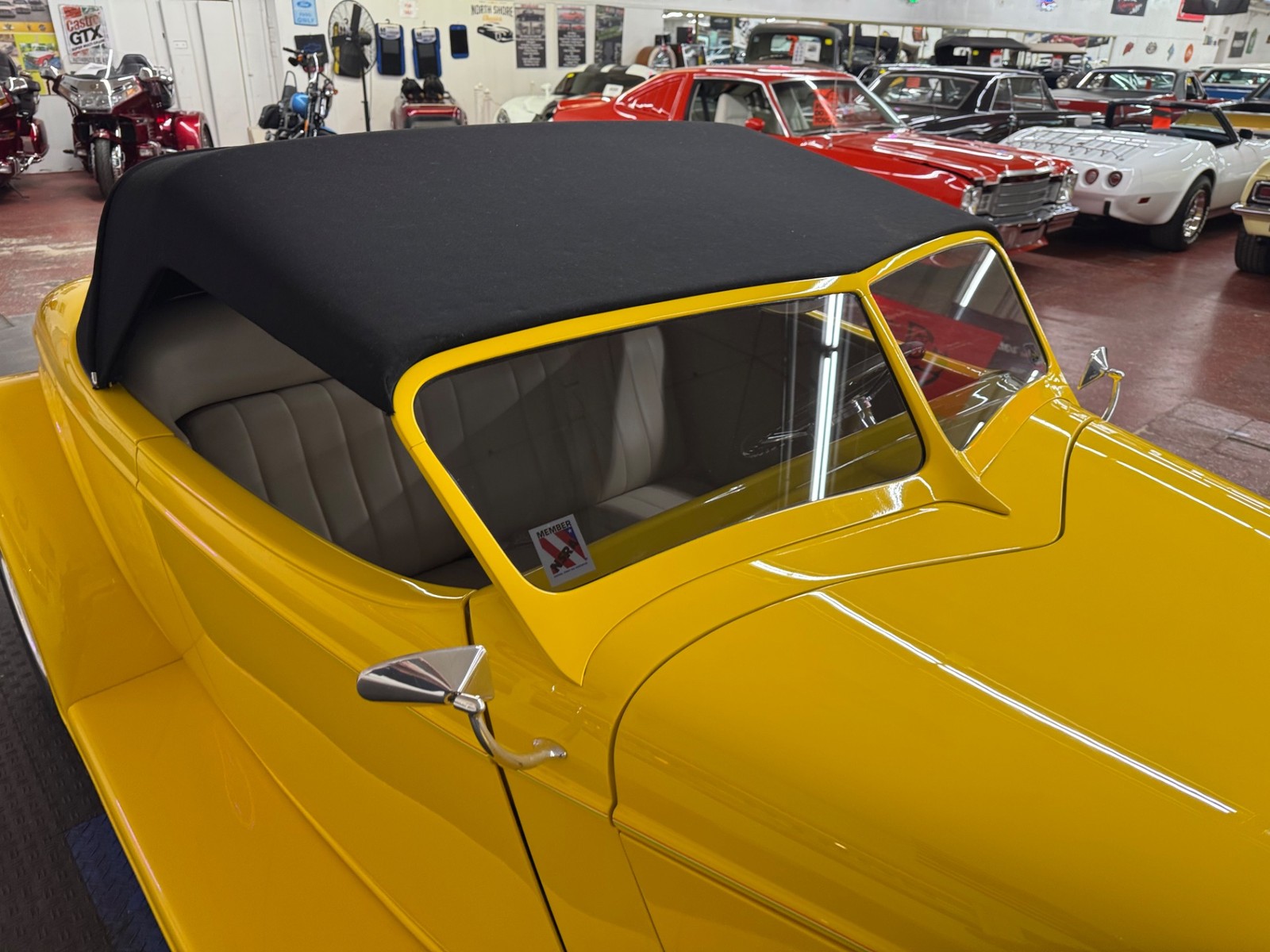 Ford-Roadster-1933-11